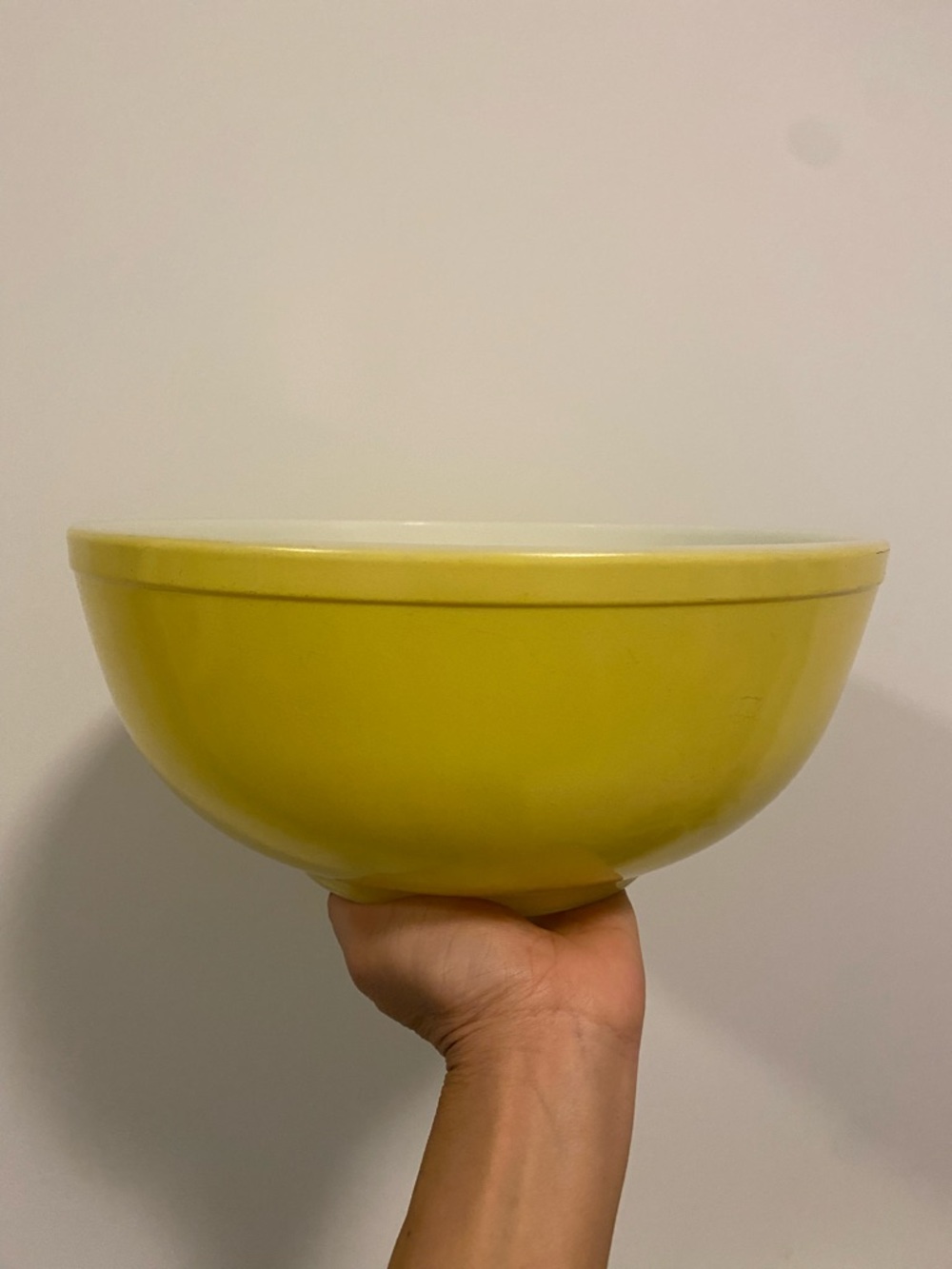 PYREX Yellow Mixing Bowl with Lid